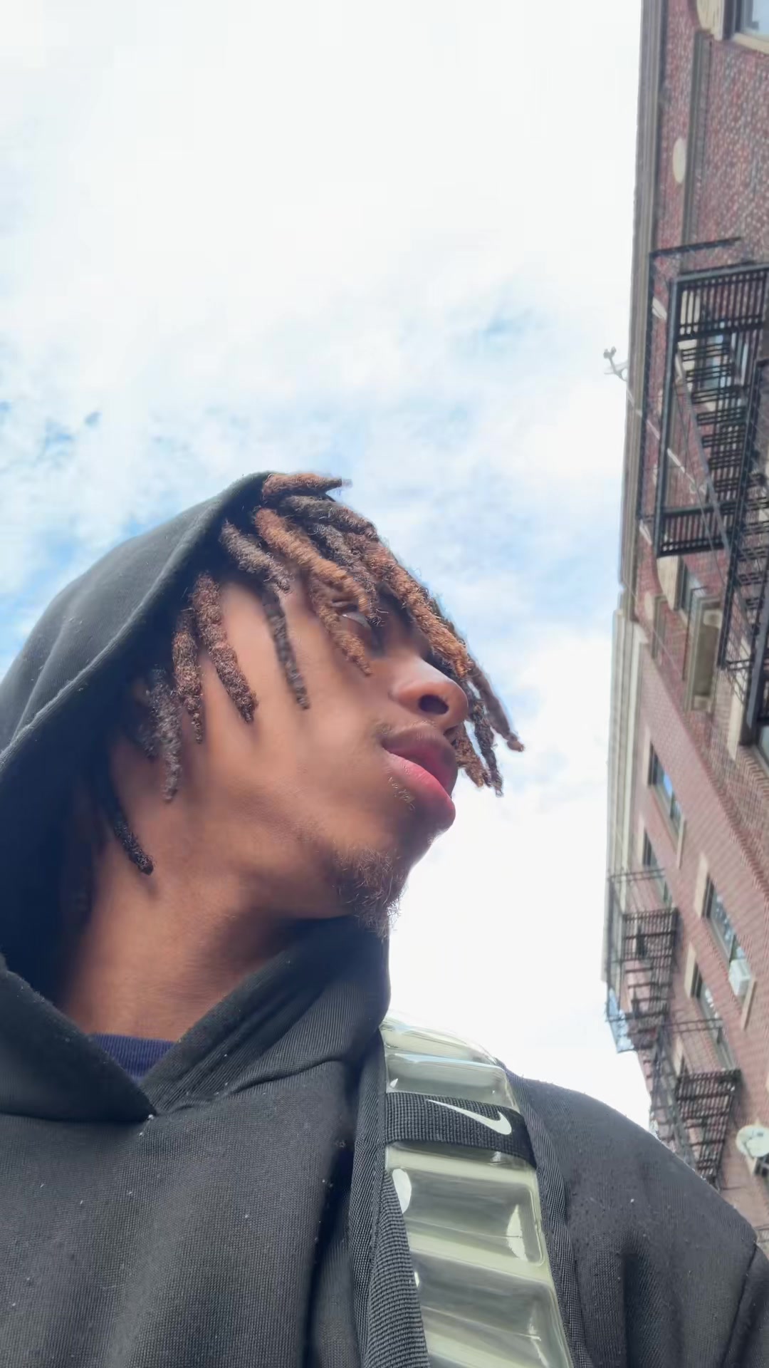 @Glitchy 🚶🏽&zwj;♂️..