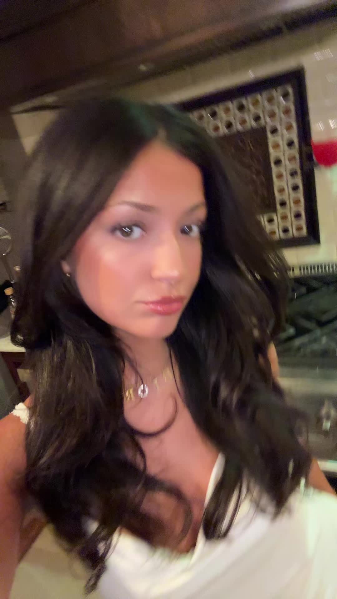 @E L A I N A