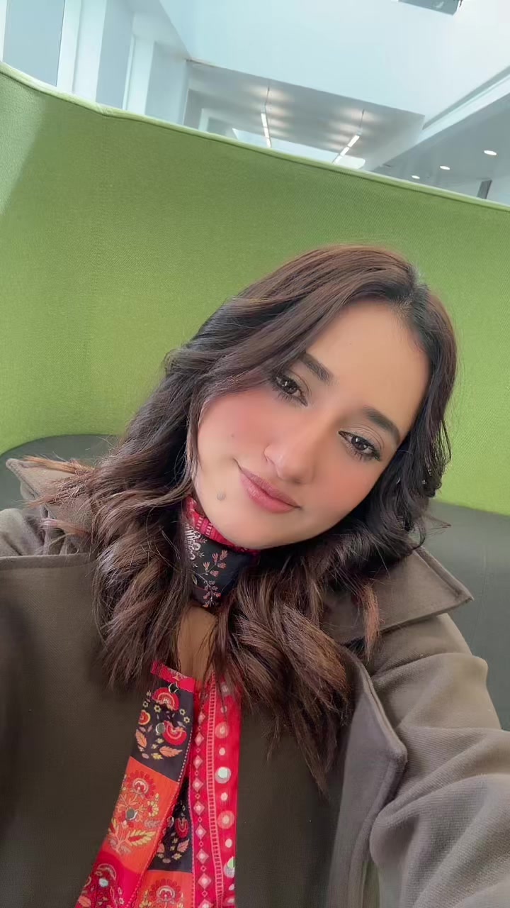 @Manisha Kathetꨄ