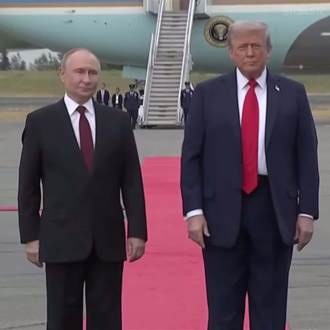 @𝔦𝔱𝔰𝔟𝔩𝔲𝟏𝟐 ☧ 🇺🇸