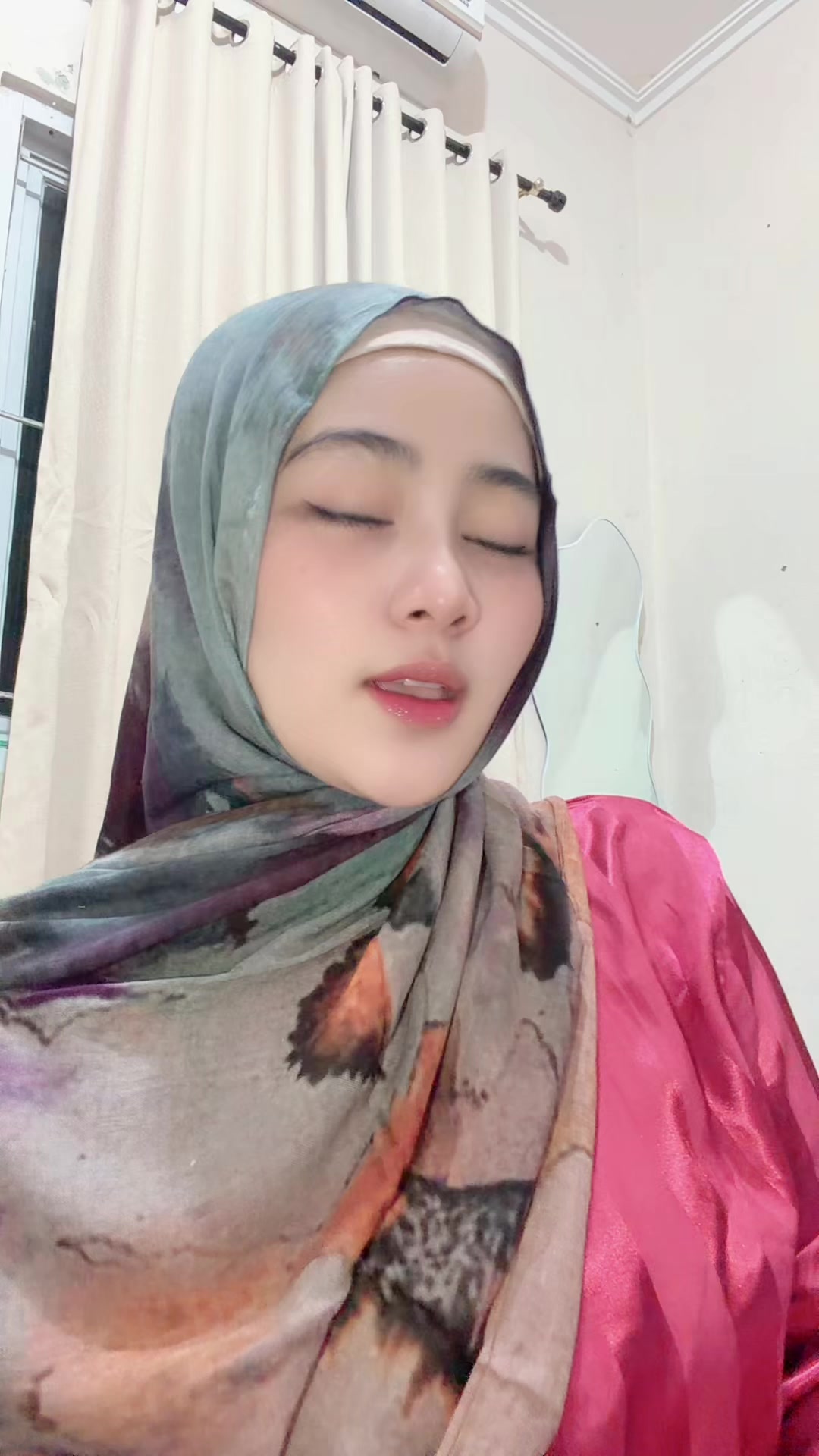 @Hajah_S