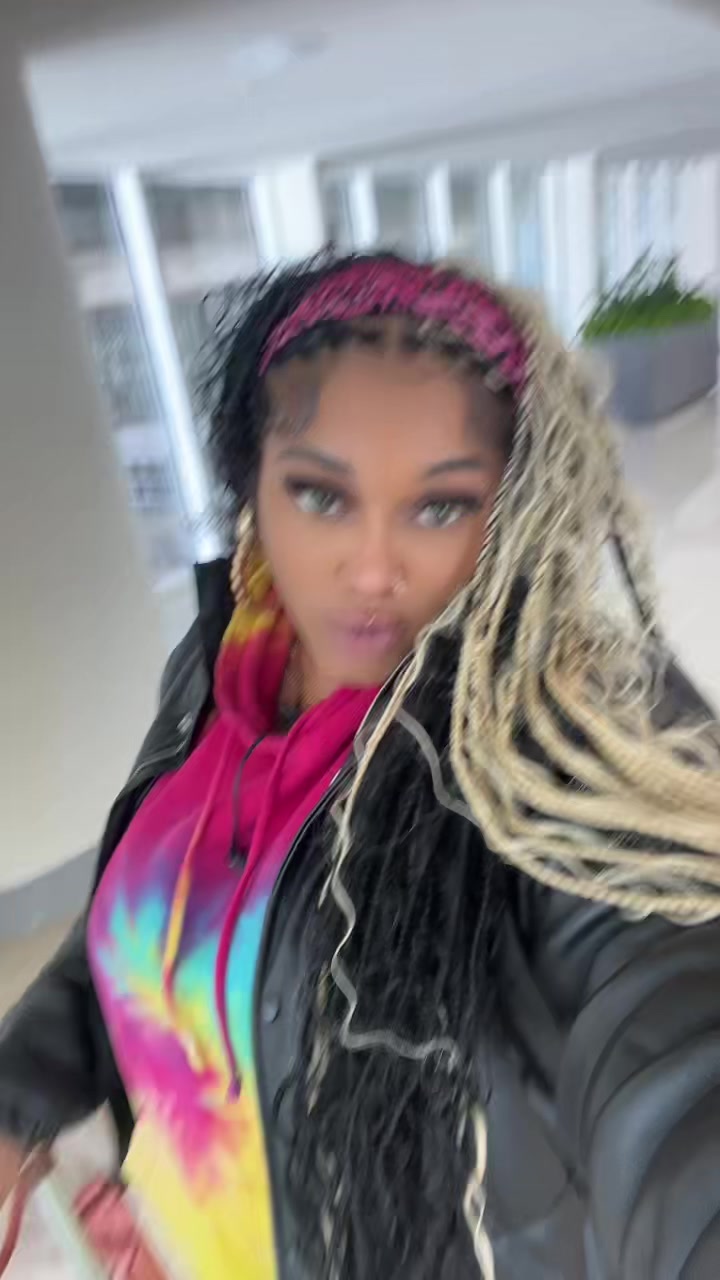@Sheprettymoody