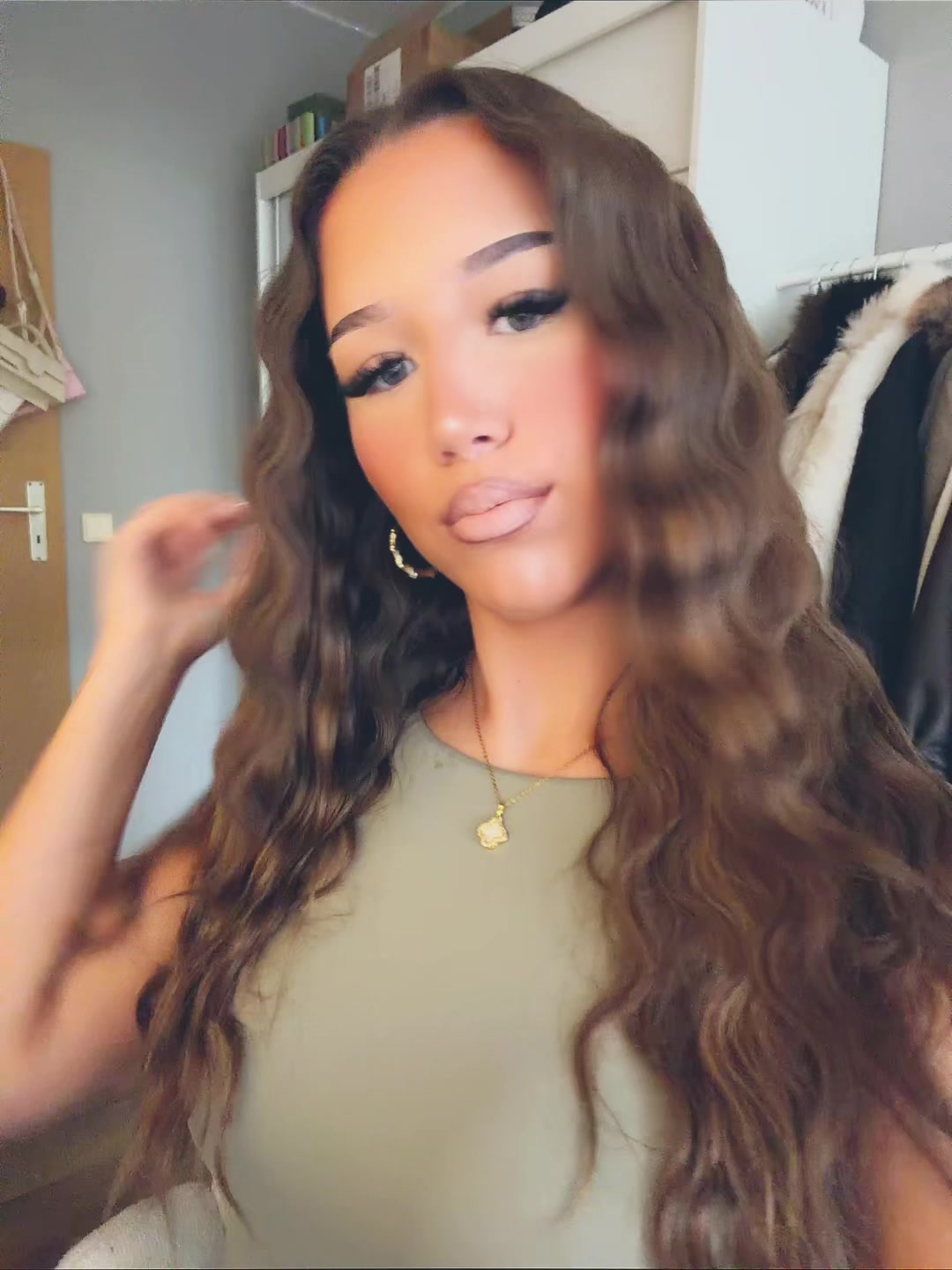 @laura