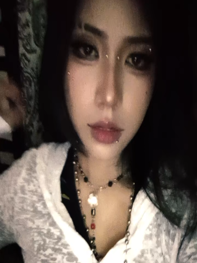 @4Moona