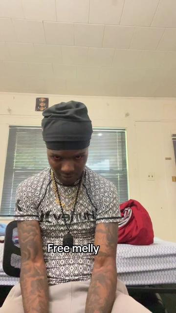 @DEE🖤🐐