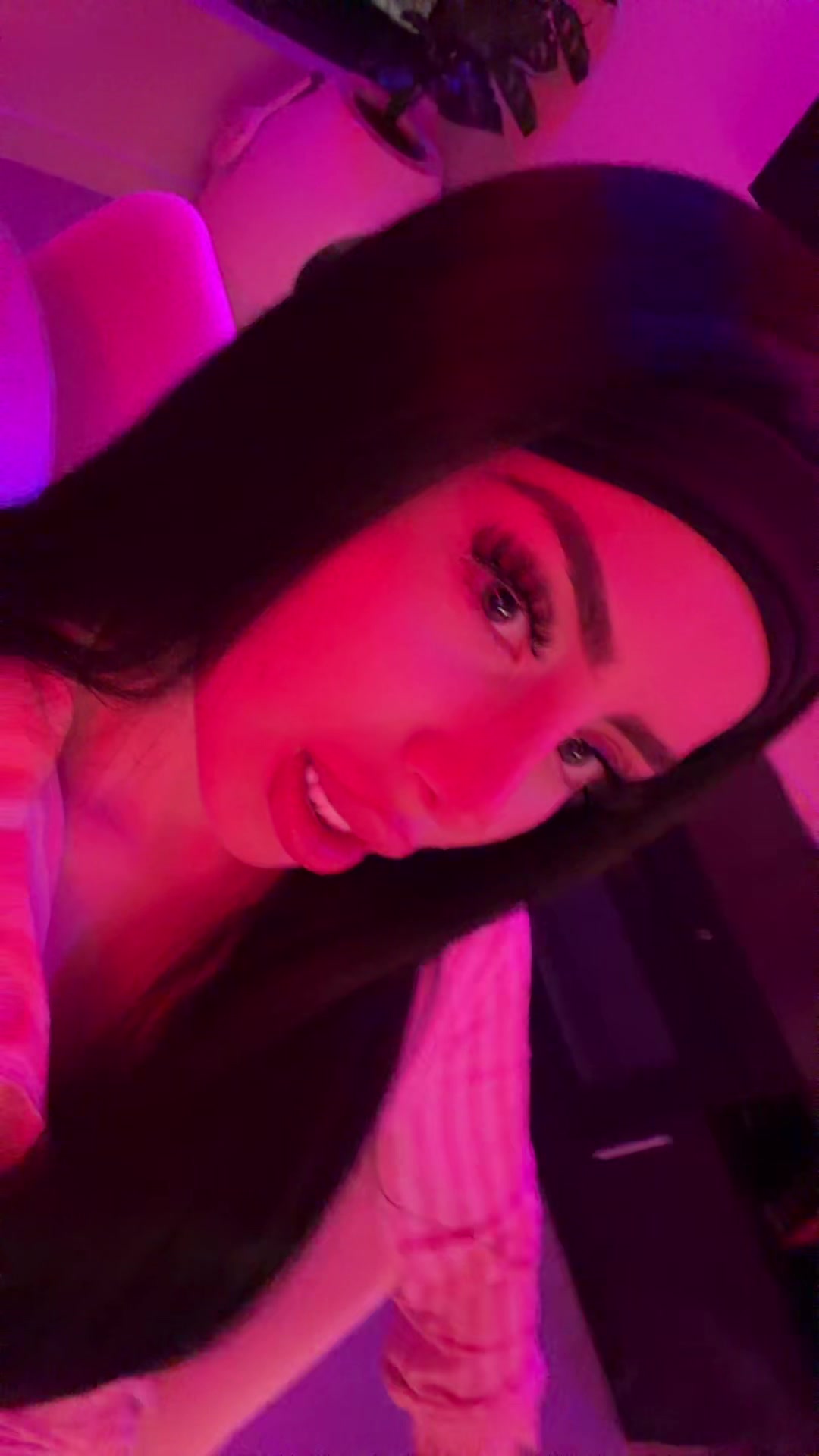 @Luna