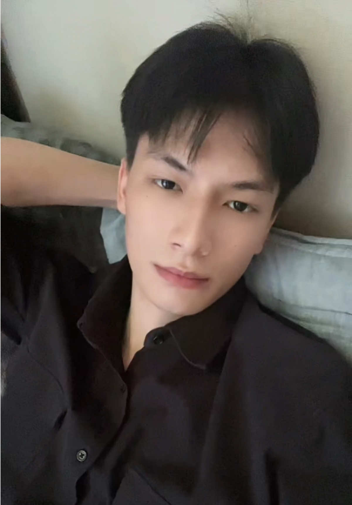 @明越