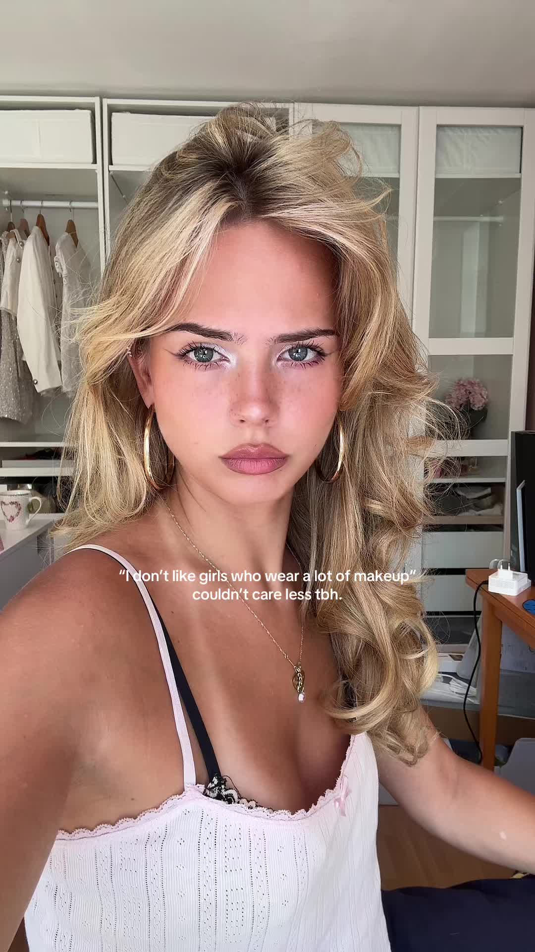 @saracrumbleleg