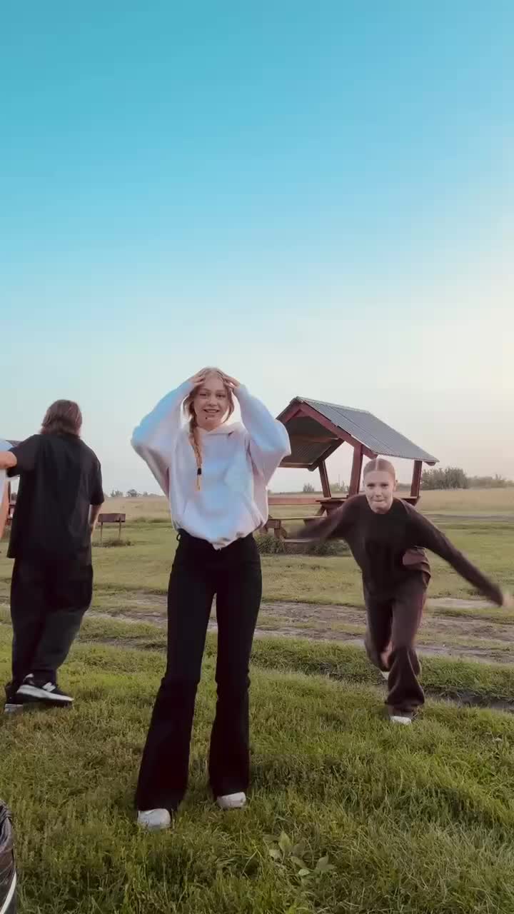 @варя