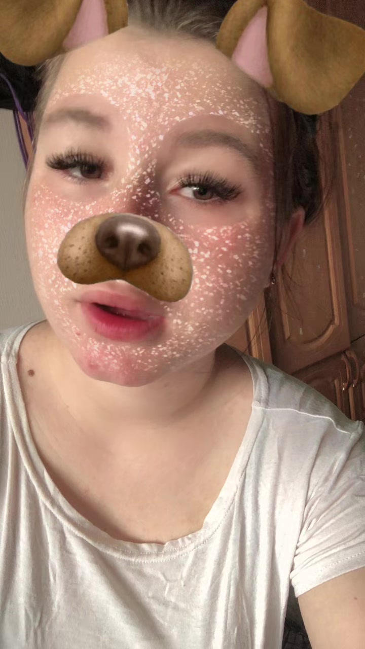 @викусик🥰