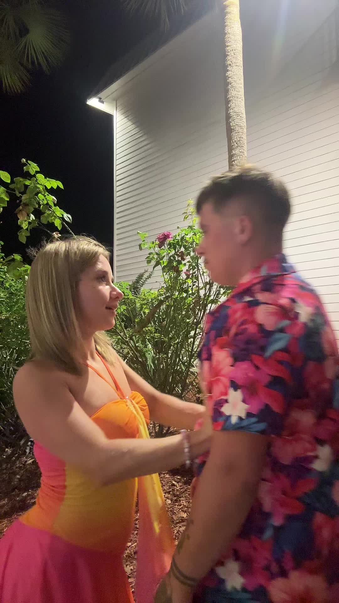 @MilfMommyTay