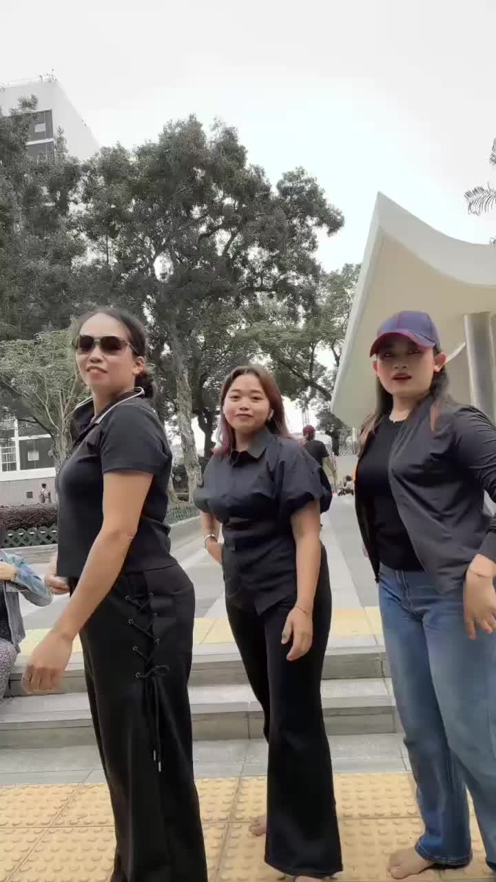 @DEE🐝