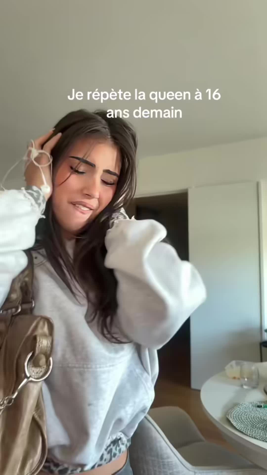 @whooischarlotte