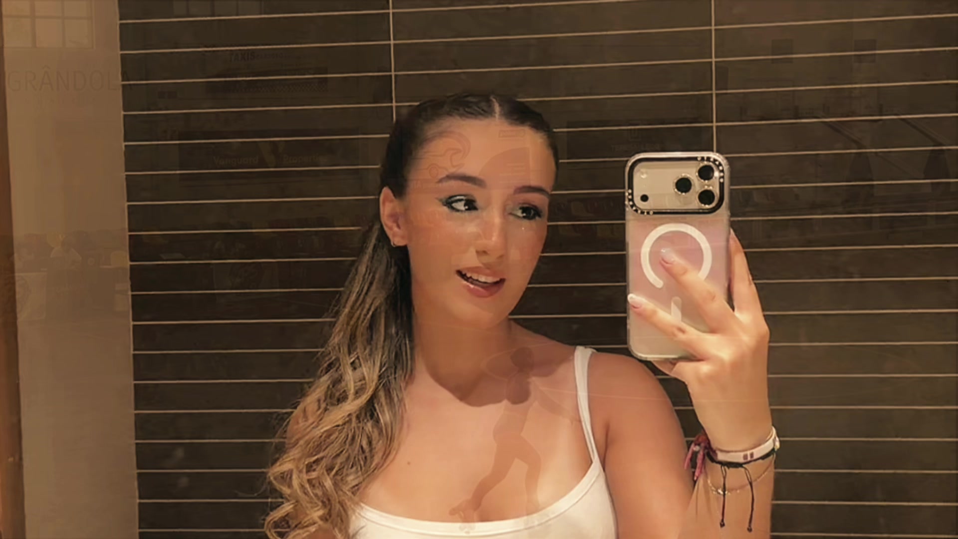 @Luana✨