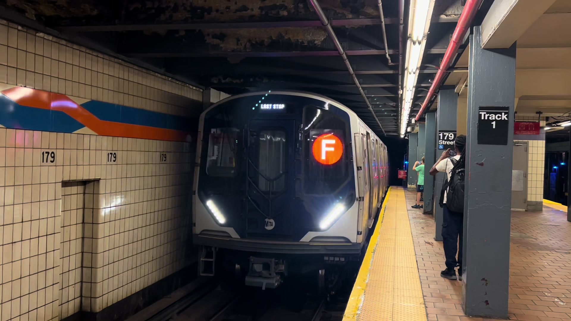@R32 (J) train official