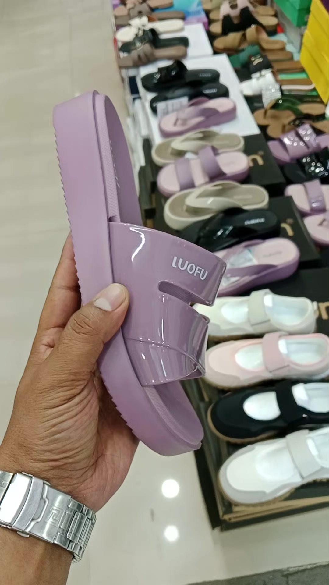 @@Walk To Walk shoe store