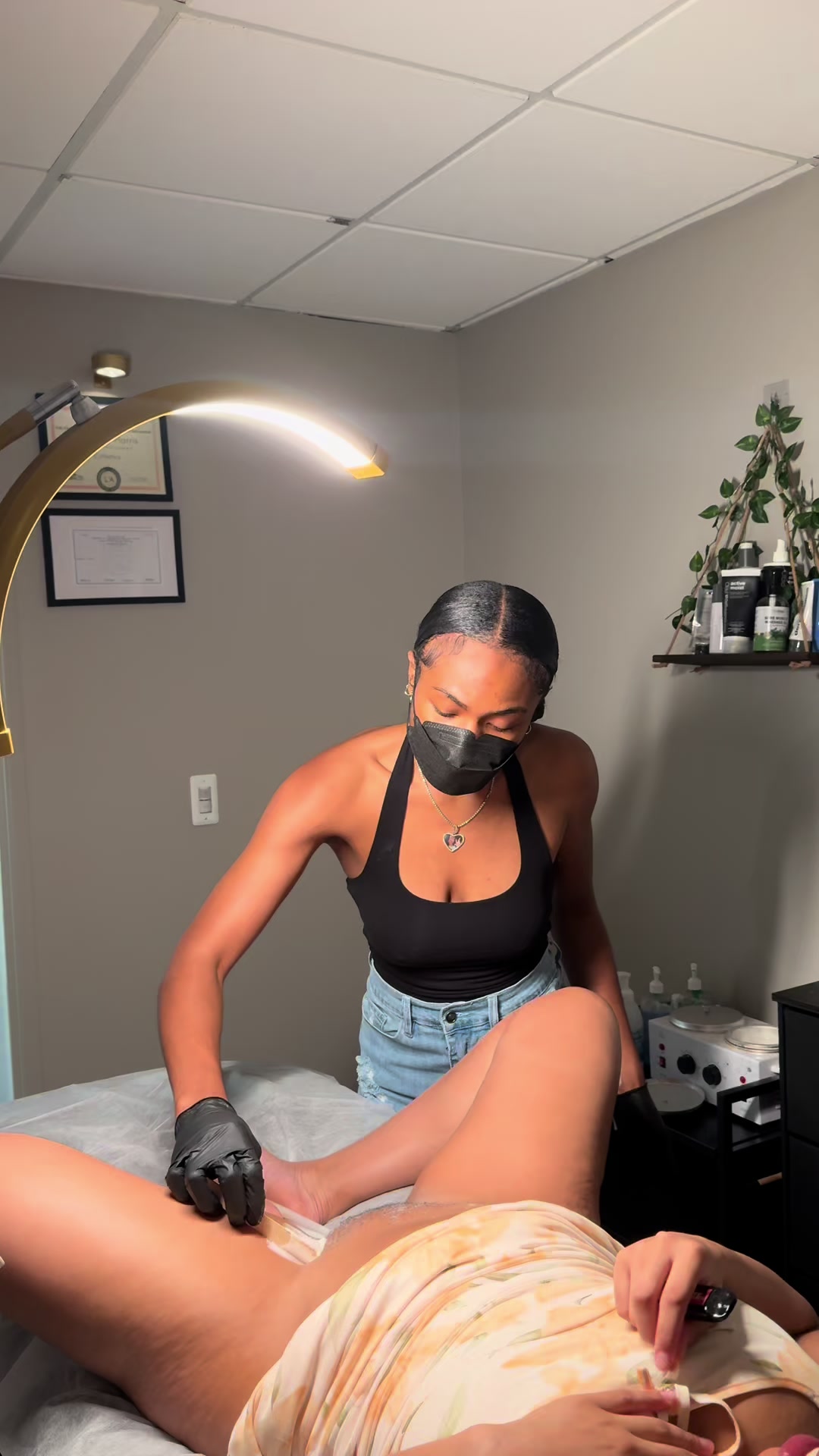 @Metro Detroit Esthetician🤎