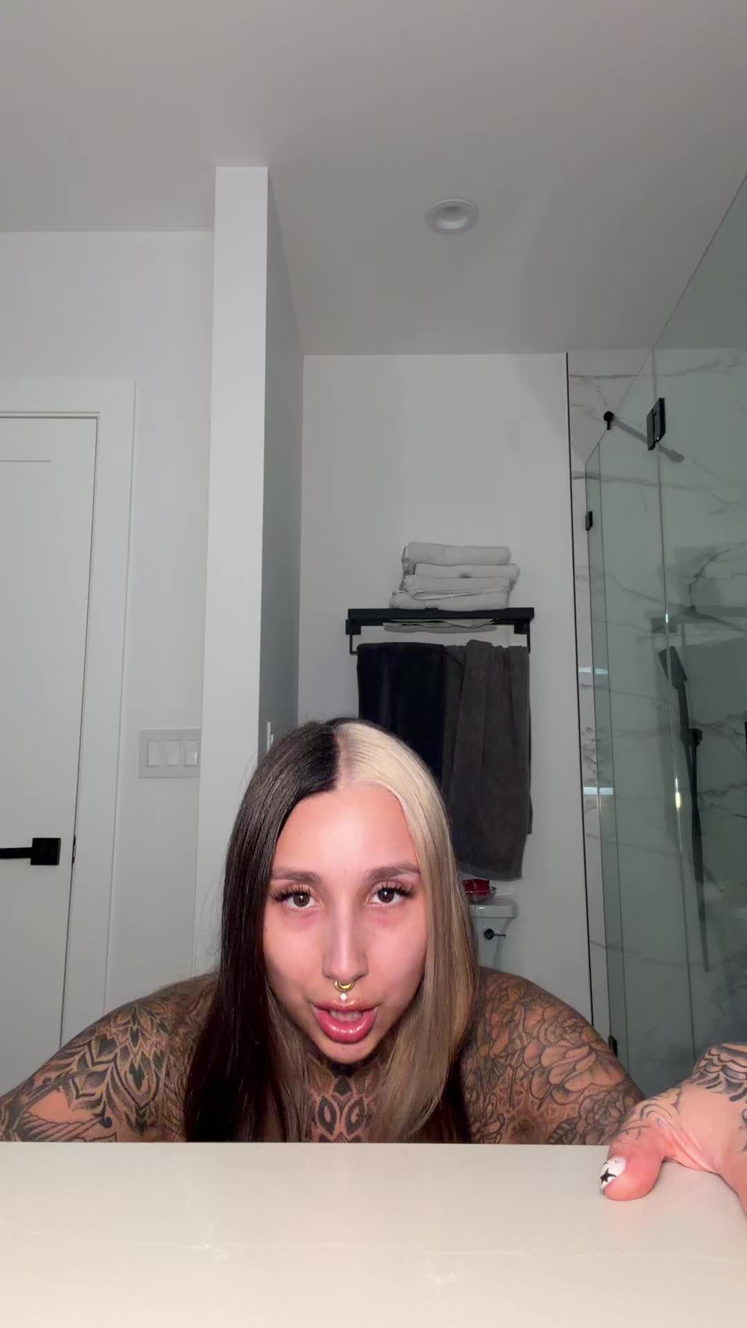@Split_tongue_bri