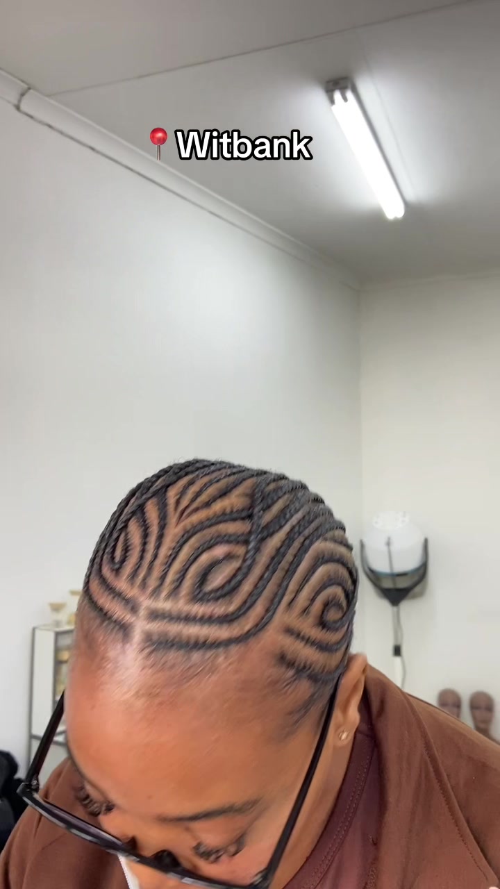 @Sandzisile-Mavuso🇸🇿🇿🇦