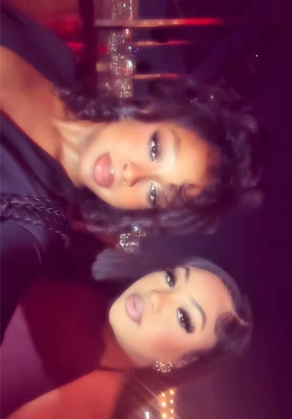 @Ms CHLOÉ 🇱🇨