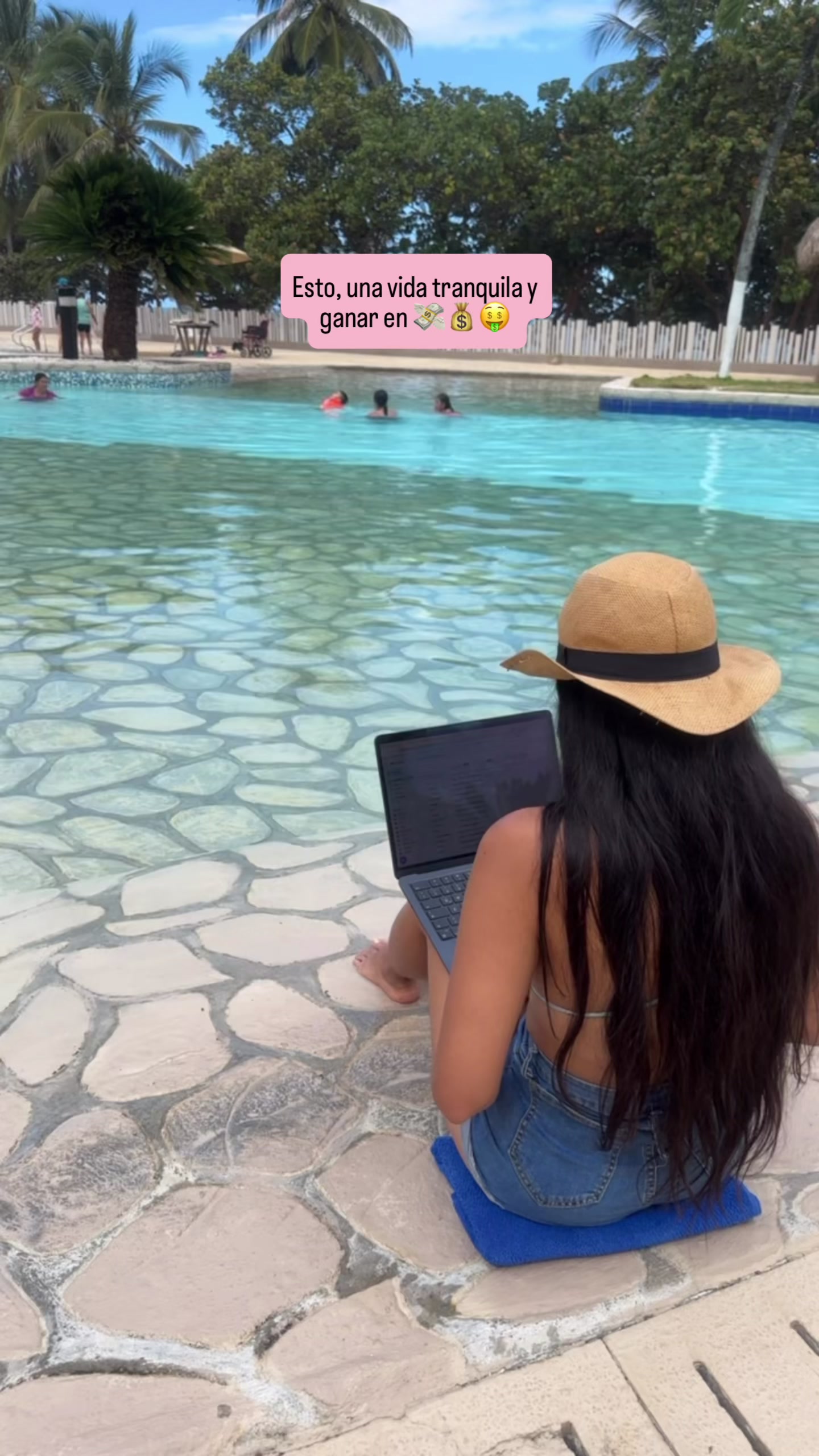 @Paola Bri&ntilde;ez