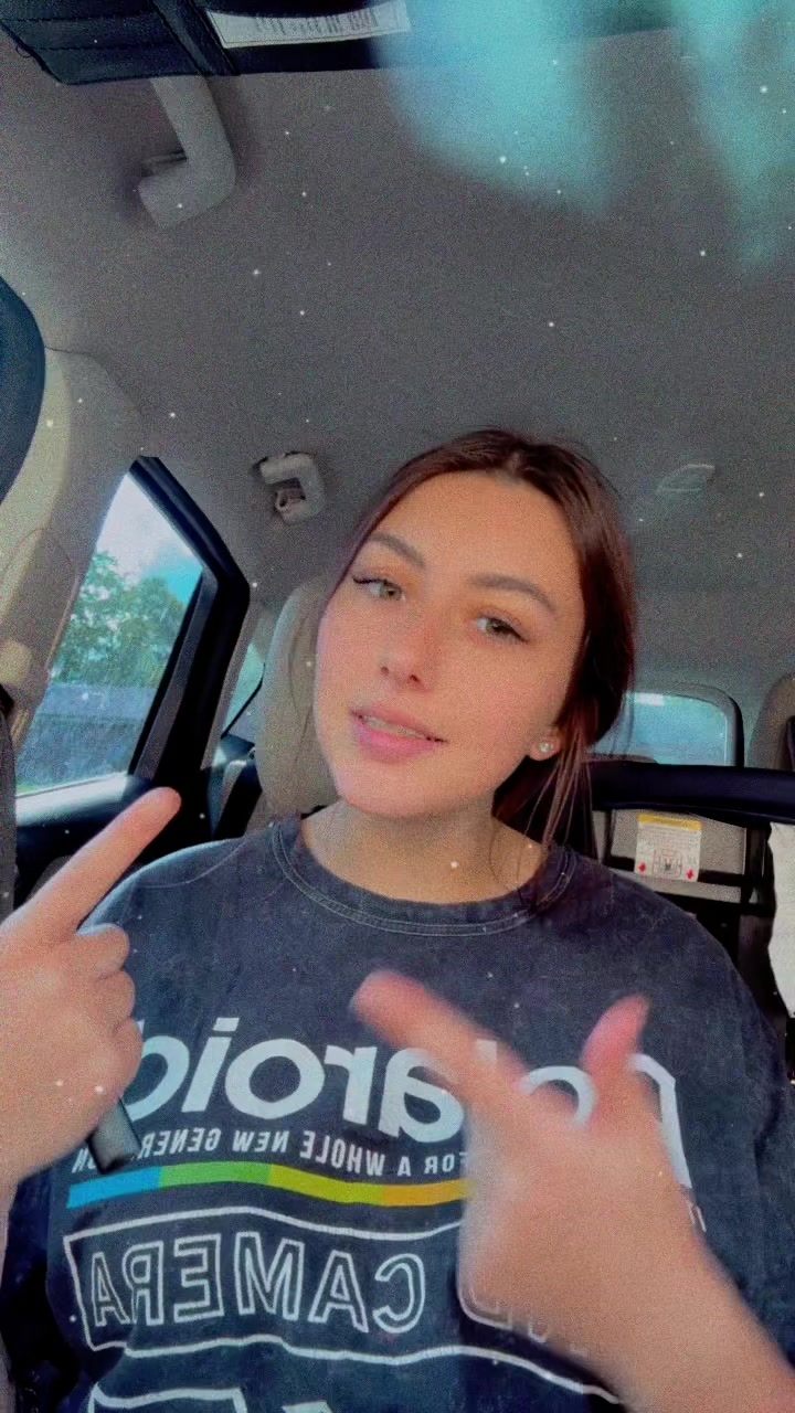 @AshleyDenay