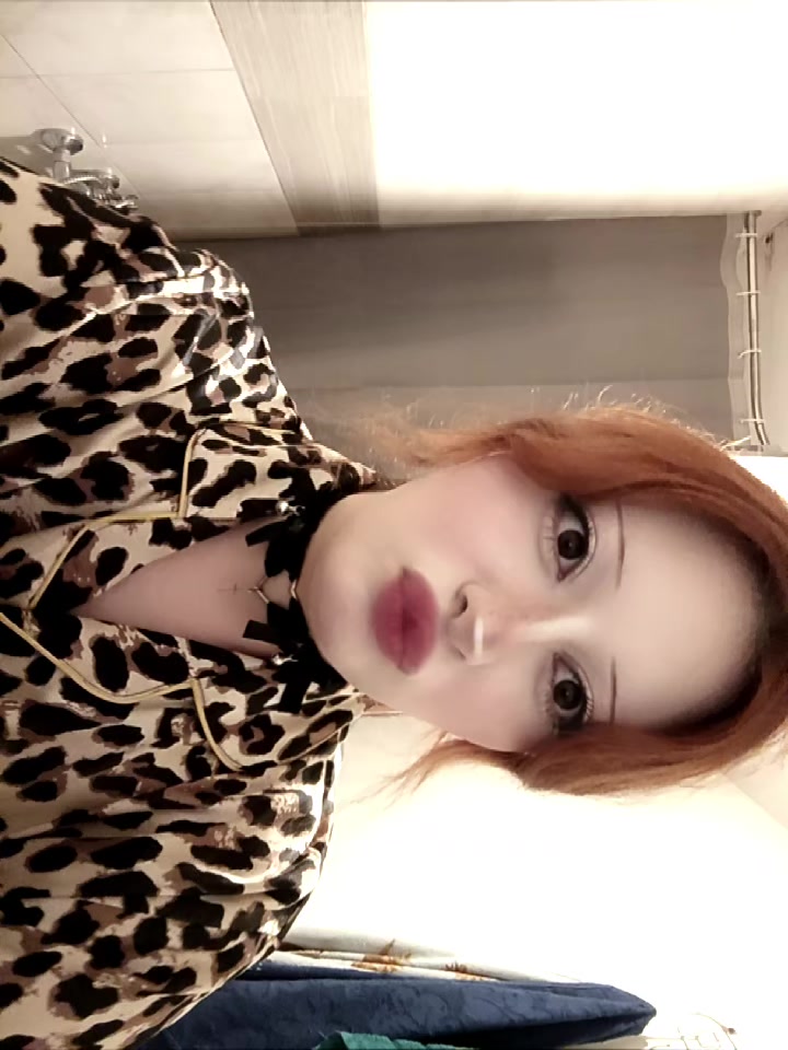 @лу́на я