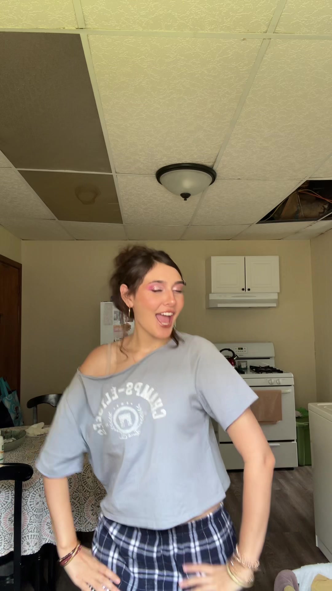 @:3