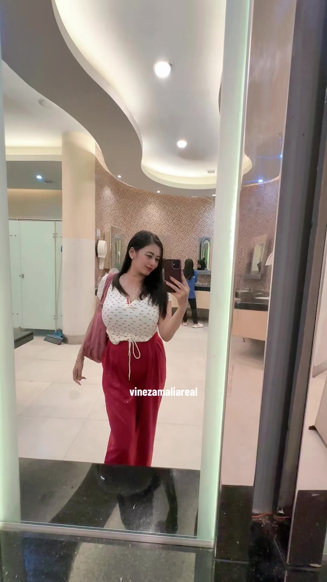 @VinezAmalia
