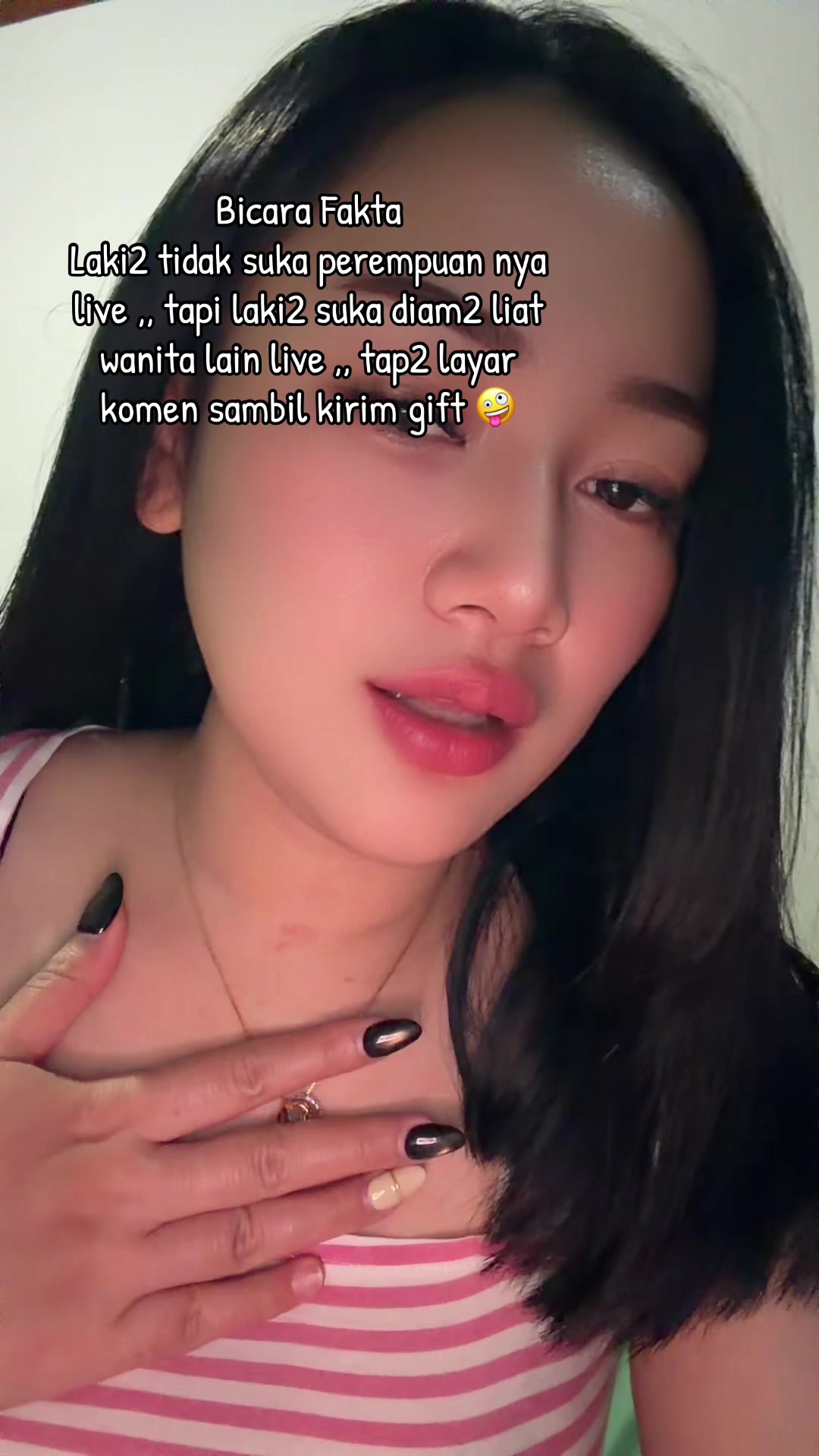 @Momy Via 🦂