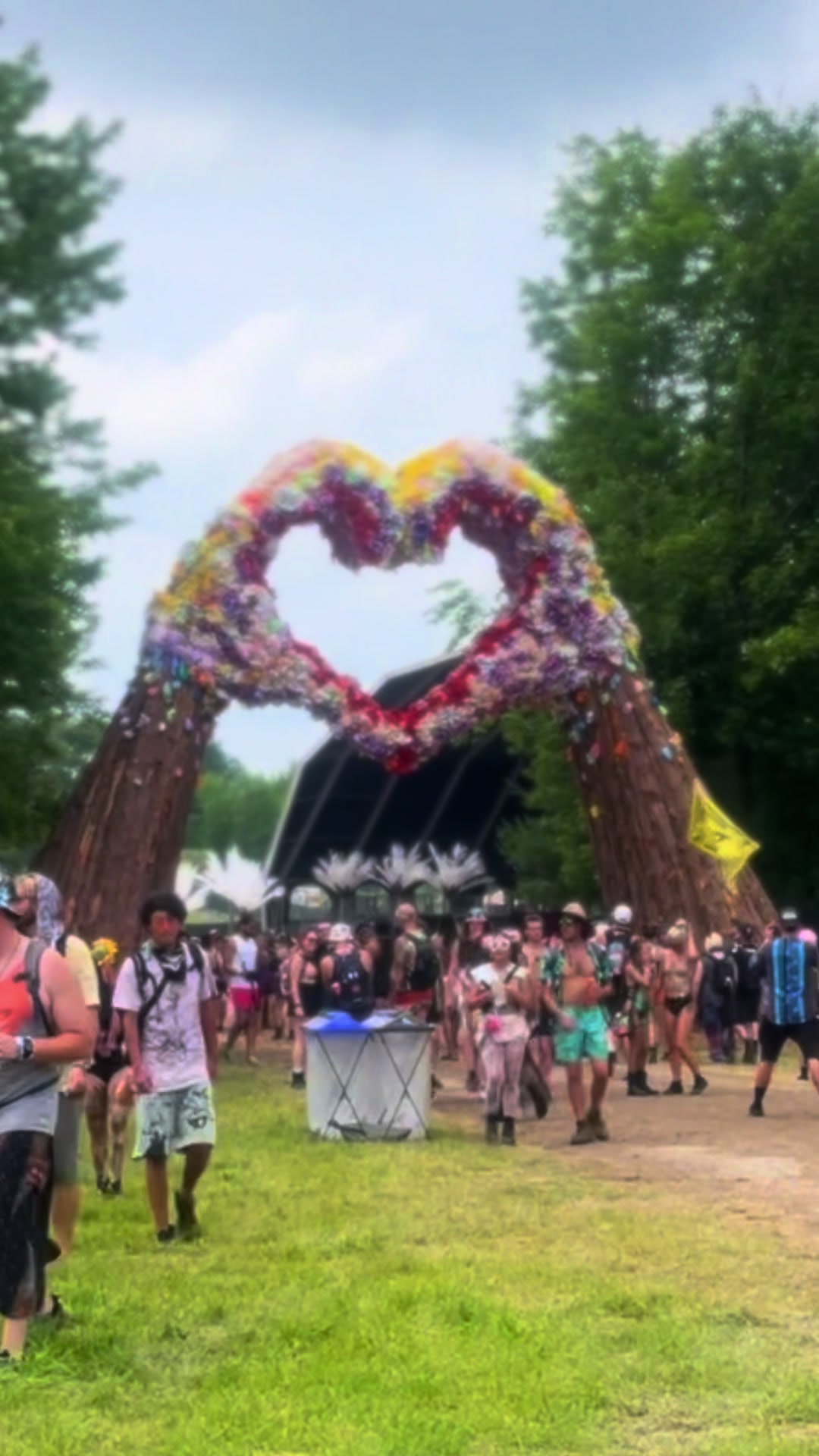 @Rave Twins