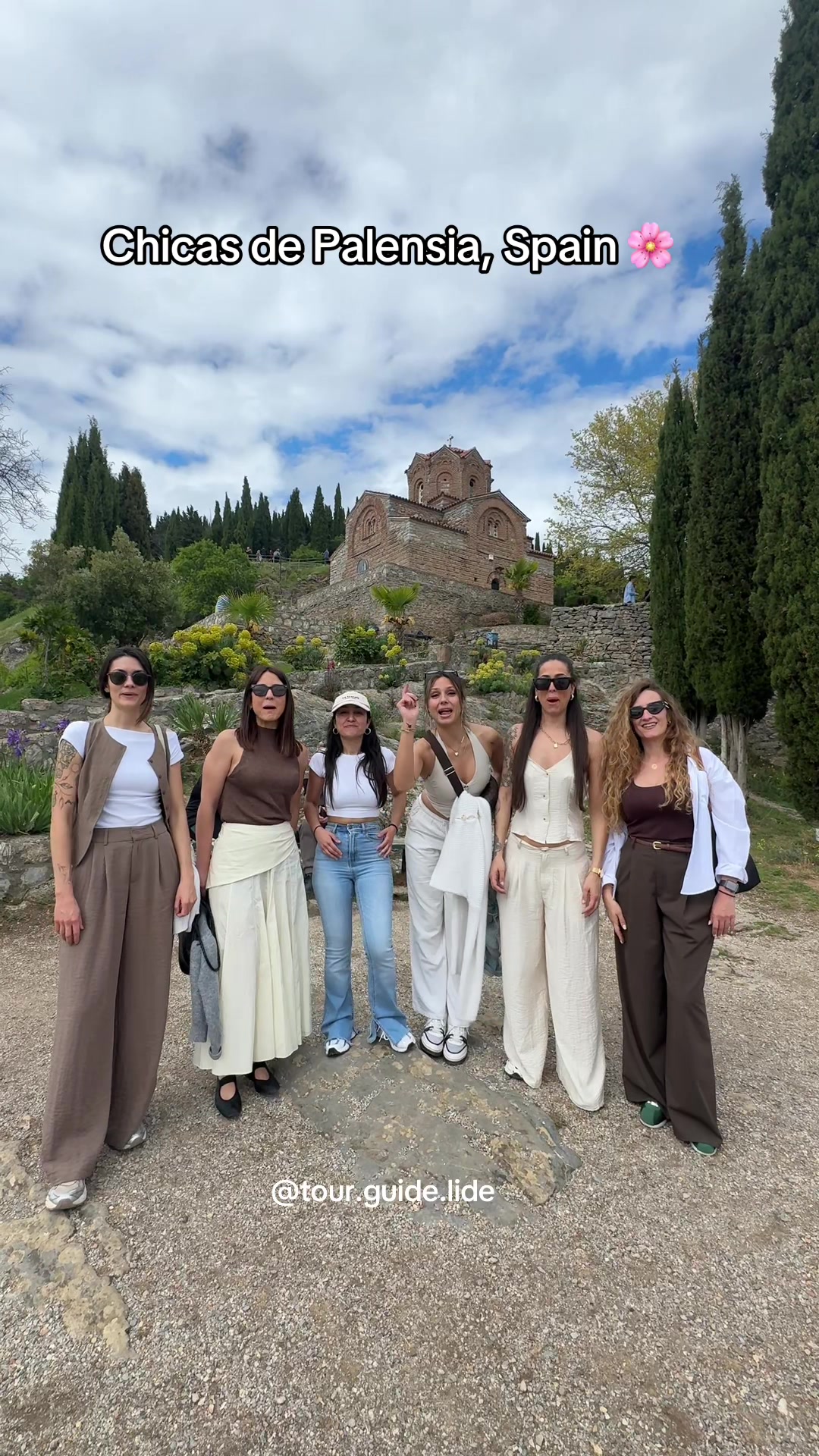 @Tour Guide Macedonia Lide
