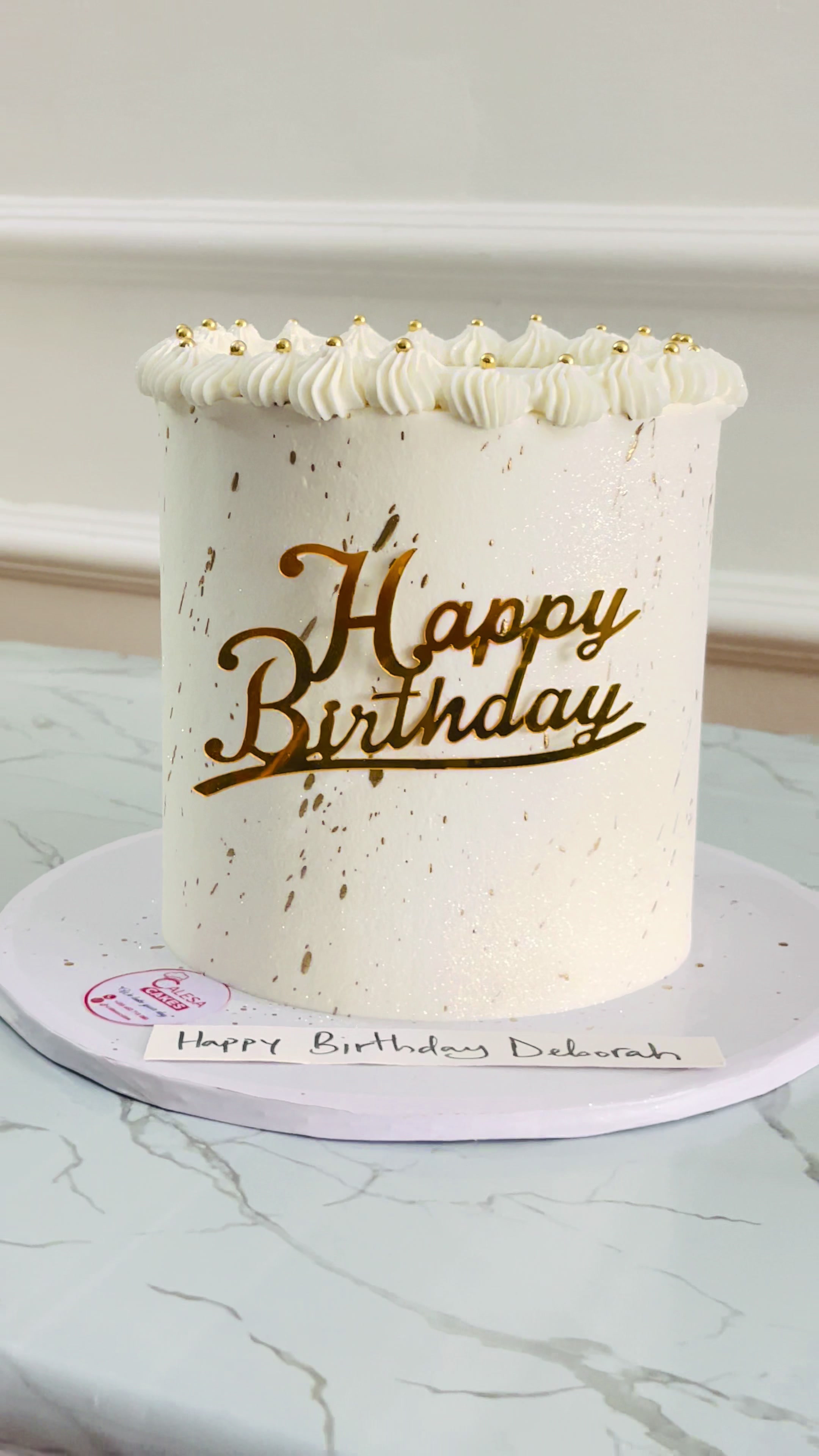 @calesacakes