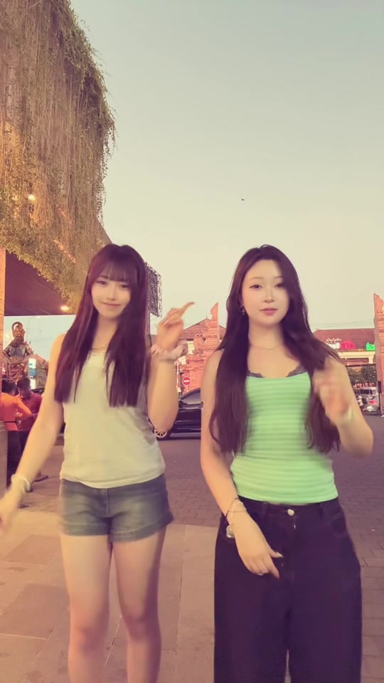 @実南