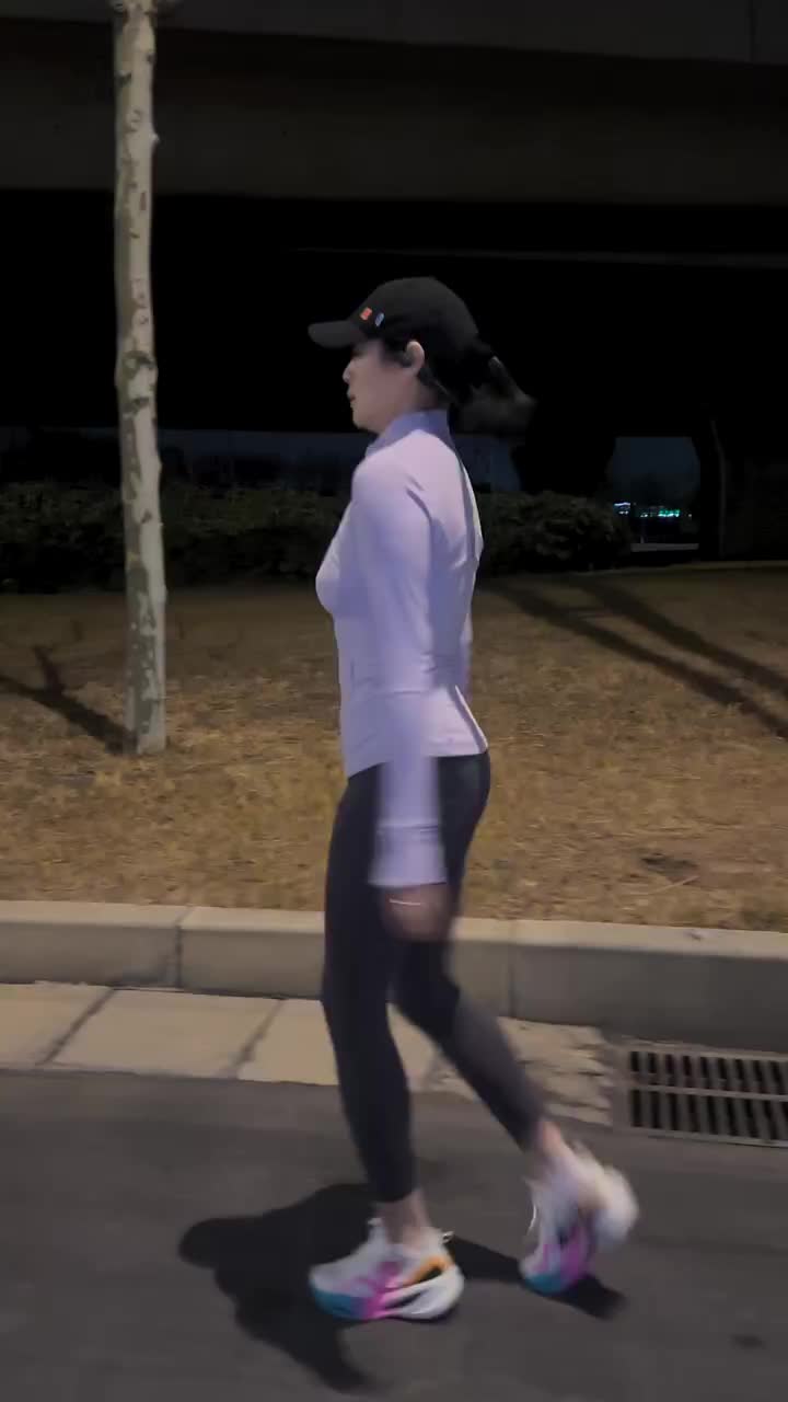 @亞茜