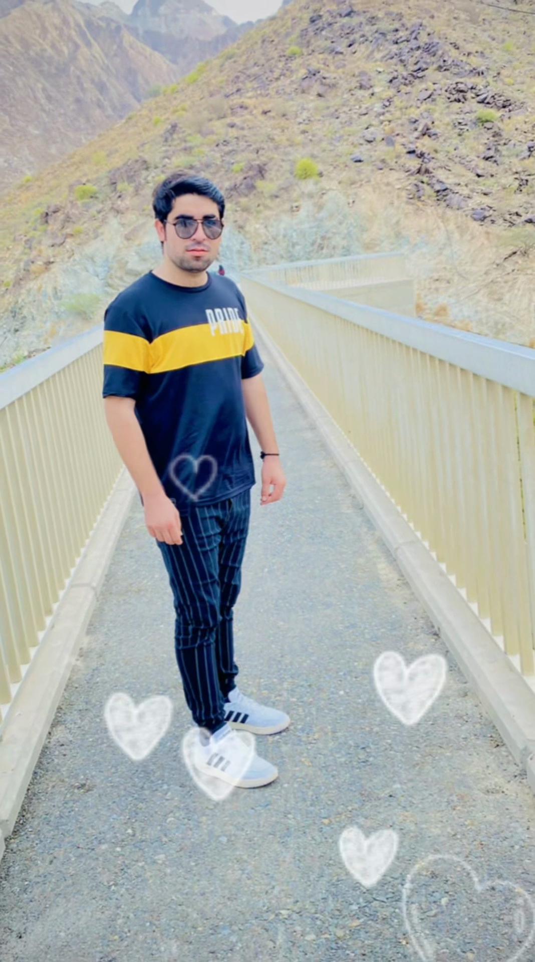 @MUNAWAR🌸
