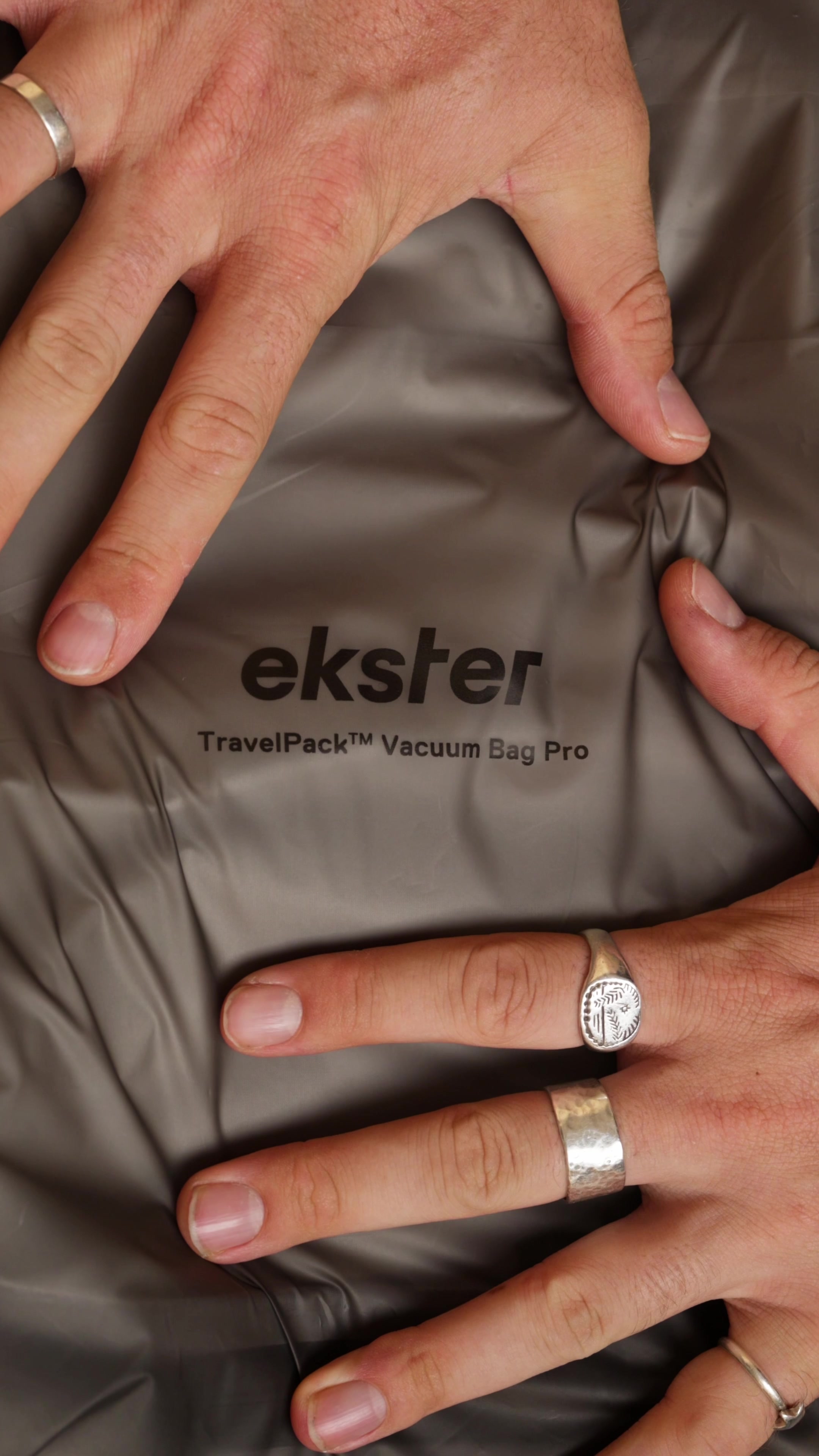 @Ekster