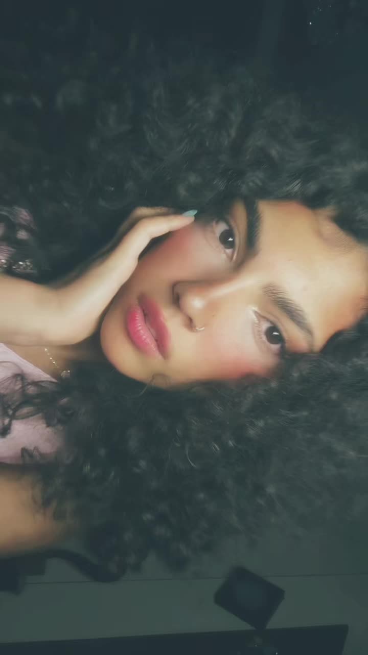 @Curlymwll
