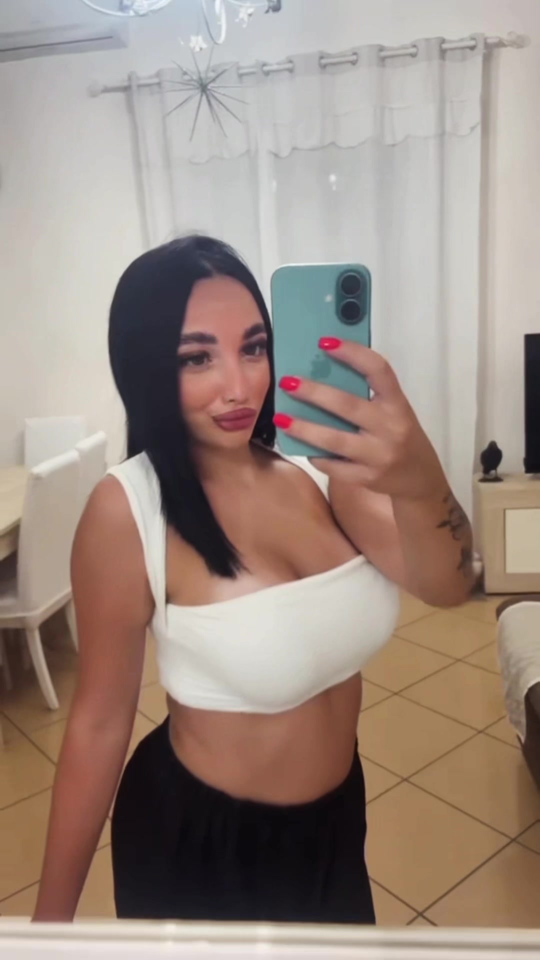@indiasarracino