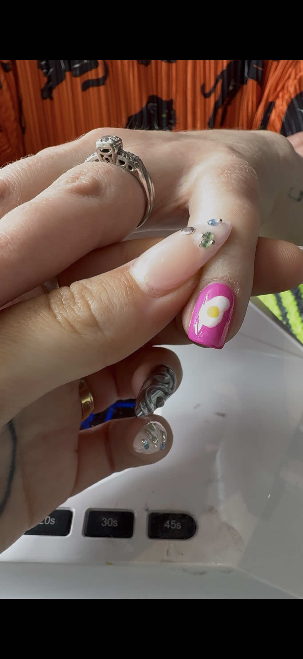 @thecurenailstudio