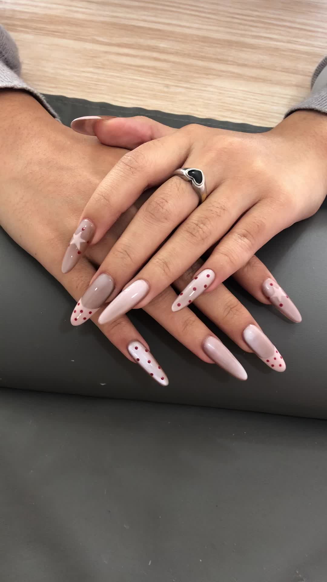 @JMhandmadepressonnails