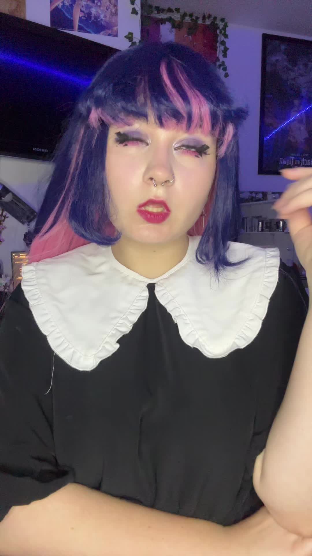@Carmen<𝟥