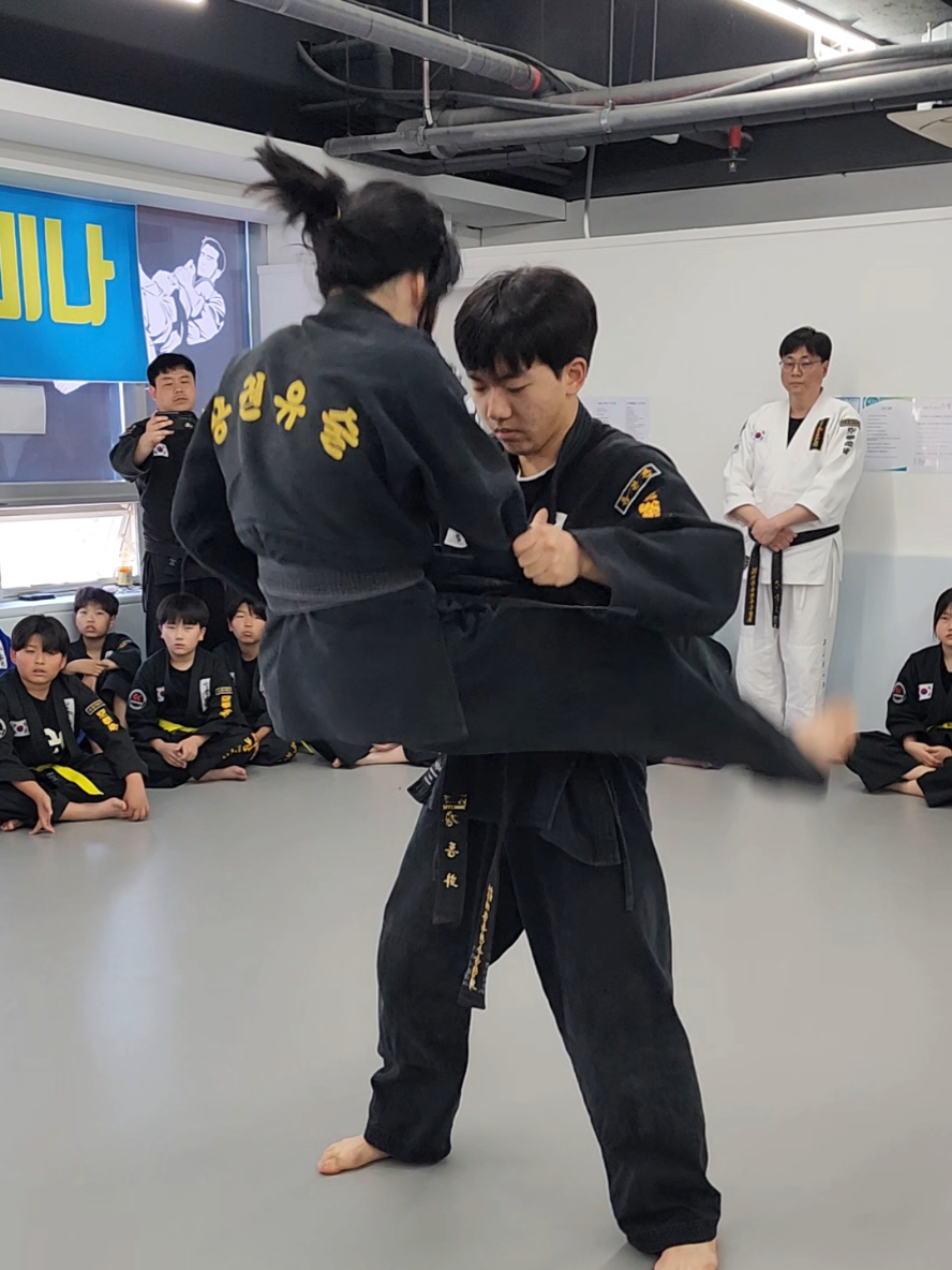 @KANG JUN (GONGKWON YUSUL)