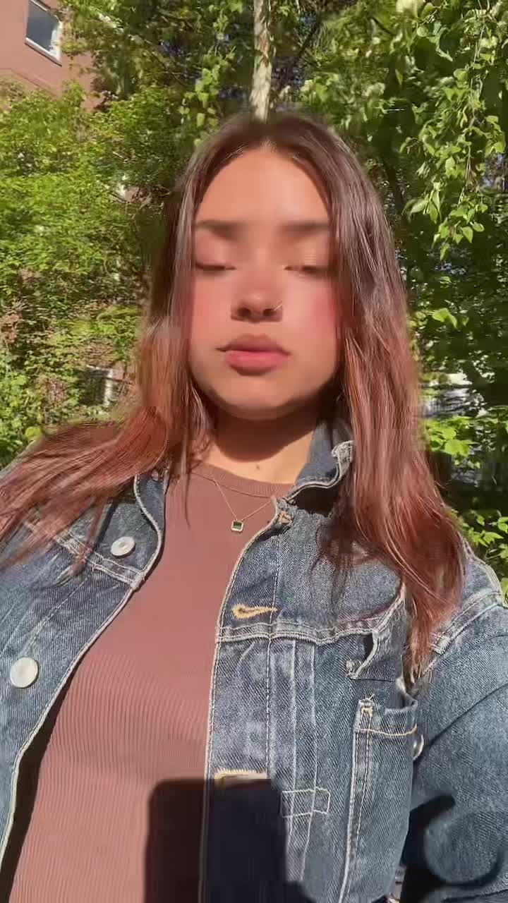 @whosari21