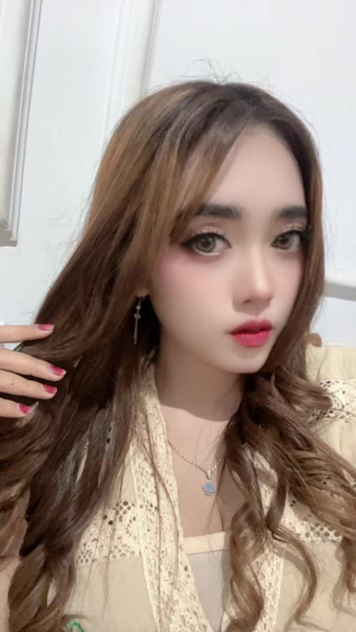 @pinky28_Gioviyan