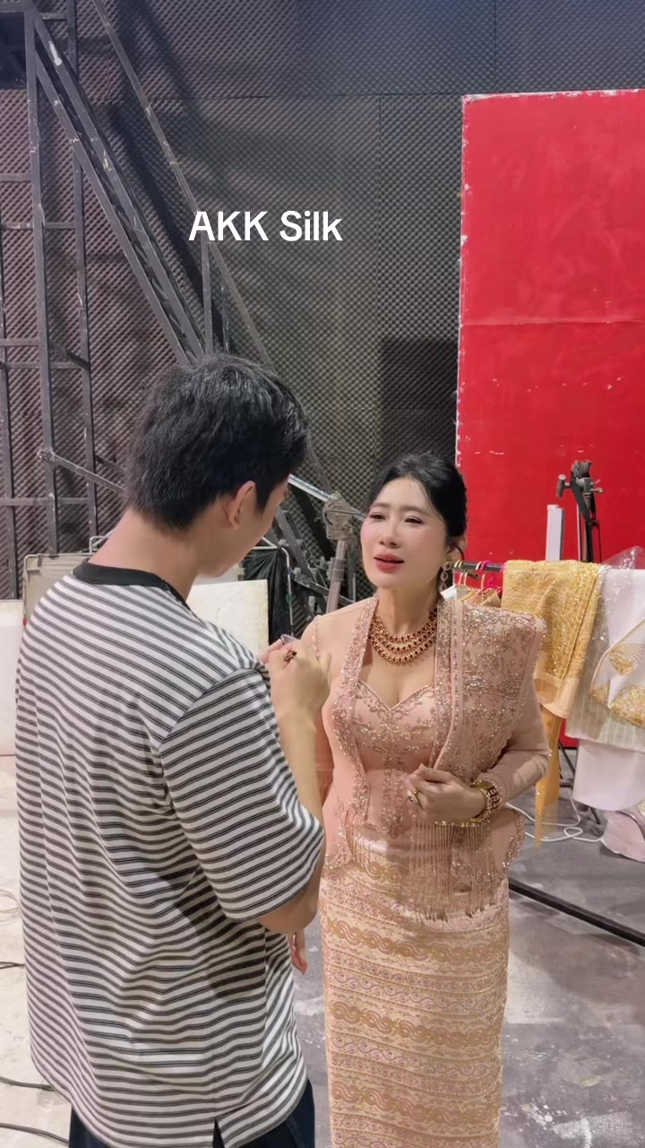 @Akk Silk (official account)