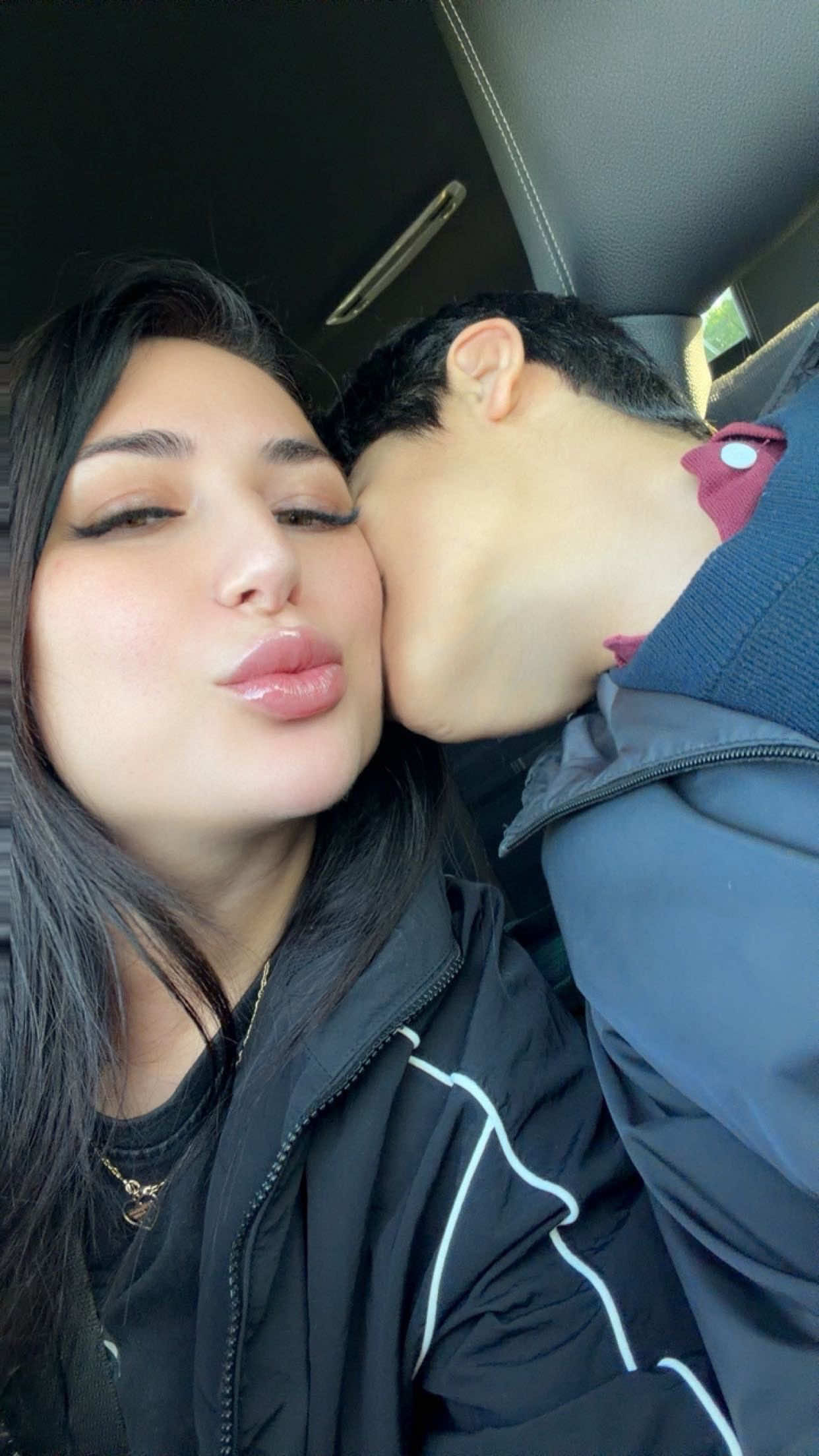 @Laura 🇺🇦+&hearts;️☀️💚