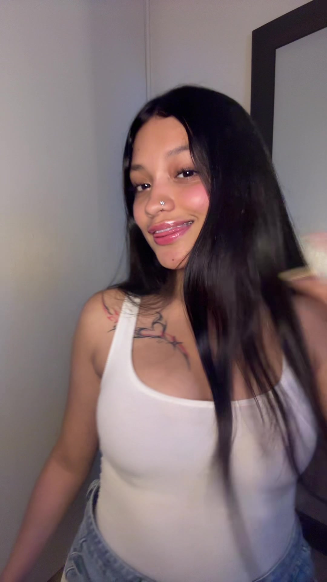 @<<3