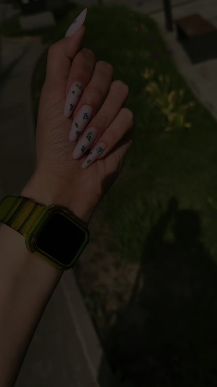 @SenkaNails