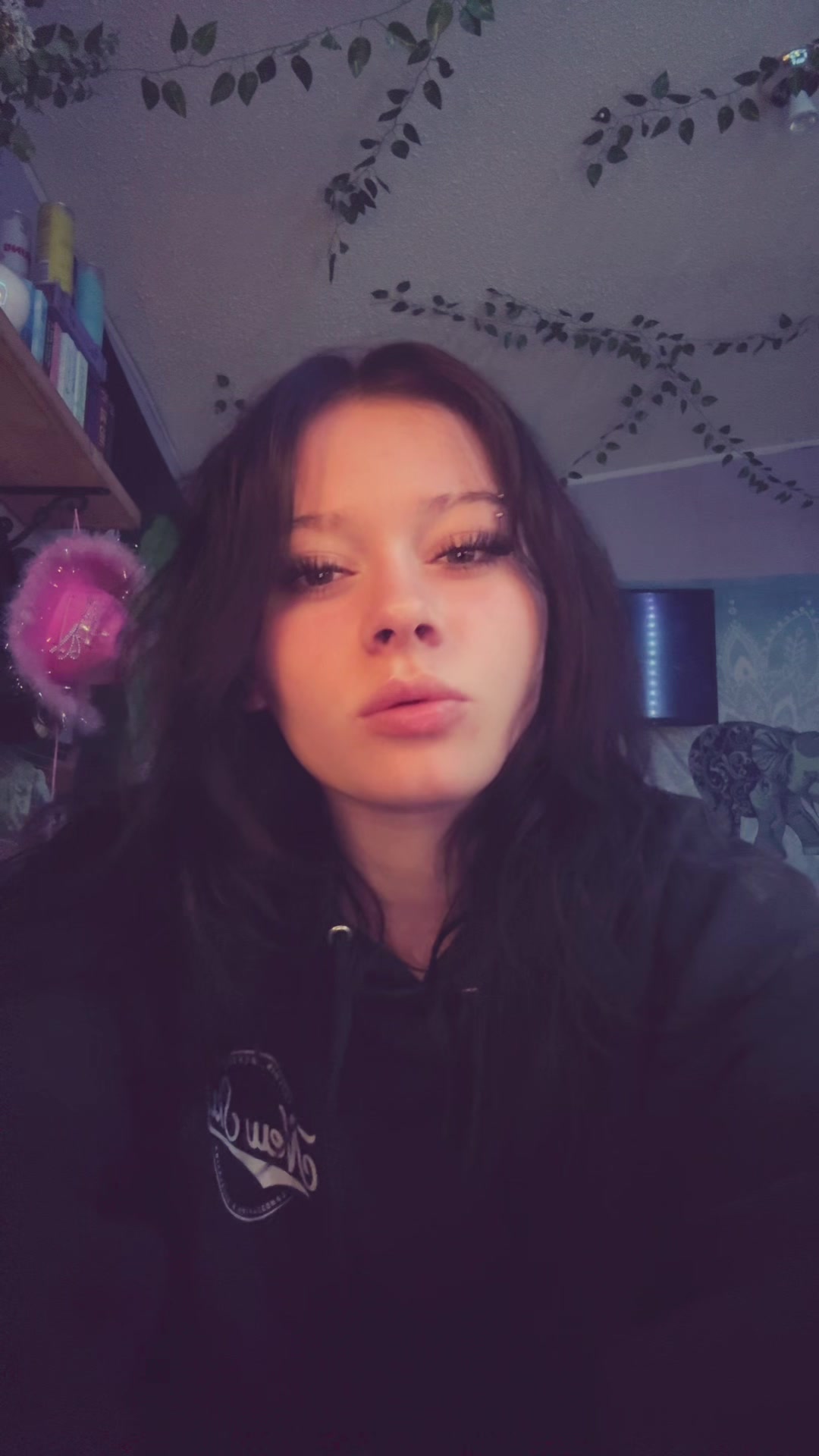 @E҉m҉m҉a҉